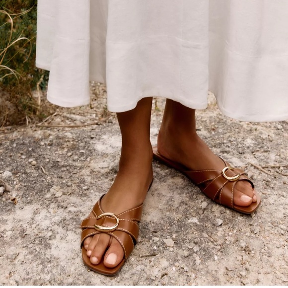 Zara NWT cognac brown leather flat sandals with gold buckle - Picture 2 of 5